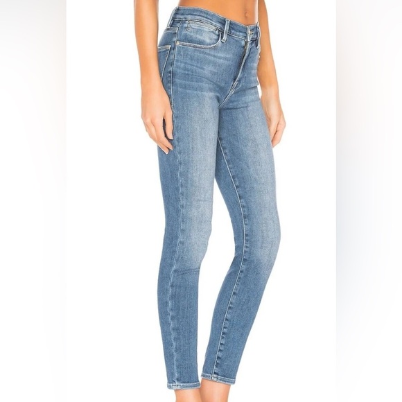 Frame Denim Denim - Frame Denim Light Wash, high rise Skinny cropped Jeans. Women’s size 28